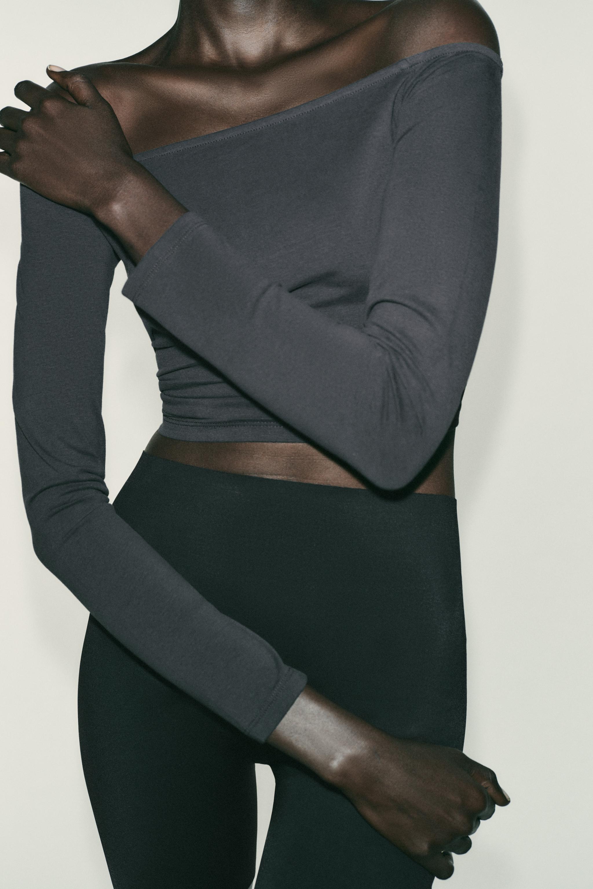 OFF-THE-SHOULDER TOP